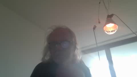 Snapshot of matthy60 chatting on October 17, 2025, 7:55 am Matthias online show from October 17, 2025, 7:55 am