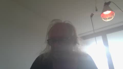 Snapshot of matthy60 chatting on October 19, 2025, 10:16 am Matthias online show from October 19, 2025, 10:16 am