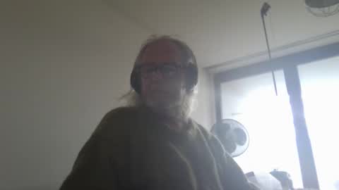 Snapshot of matthy60 chatting on November 17, 2025, 11:38 am Matthias online show from November 17, 2025, 11:38 am