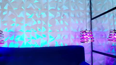 TATIANA  AND ROUS online show from September 26, 2025, 11:14 am