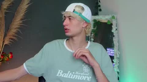 Snapshot of mattias_dantee chatting on October 14, 2025, 1:50 am mattias online show from October 14, 2025, 1:50 am