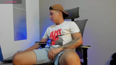 mattiwsmorris_ online show from November 17, 2025, 2:34 pm