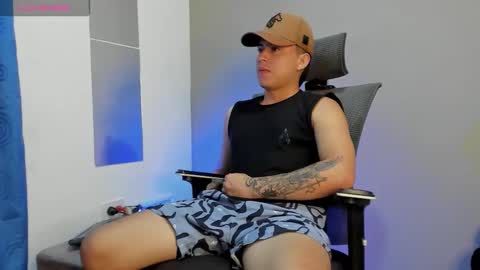 mattiwsmorris_ online show from November 19, 2025, 3:45 pm