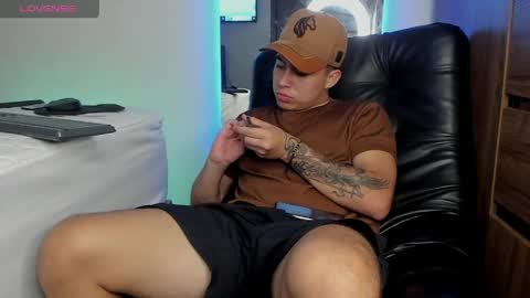 mattiwsmorris_ online show from May 6, 2026, 5:35 am