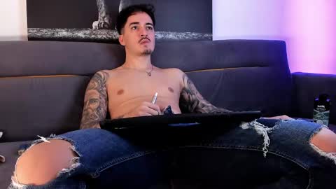 Snapshot of mattytwink69 chatting on December 2, 2024, 3:58 am Matt online show from December 2, 2024, 3:58 am