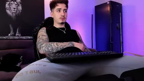 Snapshot of mattytwink69 chatting on January 6, 2025, 7:31 am Matt online show from January 6, 2025, 7:31 am