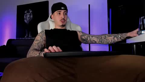 Snapshot of mattytwink69 chatting on November 14, 2025, 9:46 pm Matt online show from November 14, 2025, 9:46 pm