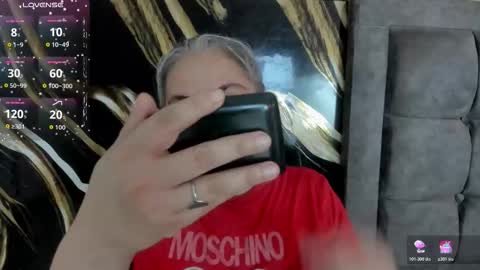 mature_gold online show from December 21, 2025, 12:23 pm