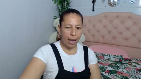 Snapshot of mature_martina_ chatting on September 25, 2025, 11:30 pm Martina online show from September 25, 2025, 11:30 pm