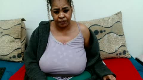 Snapshot of maturedbootyqueen chatting on June 11, 2026, 8:40 pm QUEEN online show from June 11, 2026, 8:40 pm
