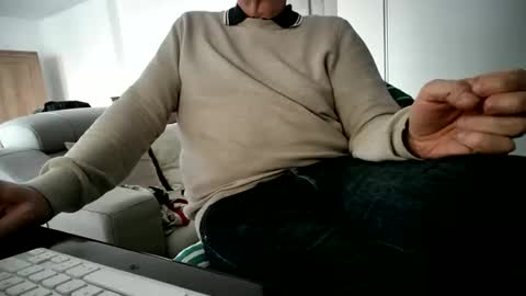 maturehotman online show from March 20, 2026, 5:40 pm