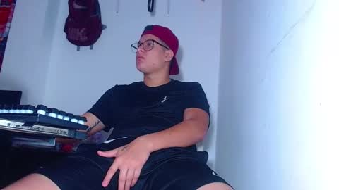 Snapshot of maty219 chatting on November 19, 2025, 12:49 pm maty219 online show from November 19, 2025, 12:49 pm