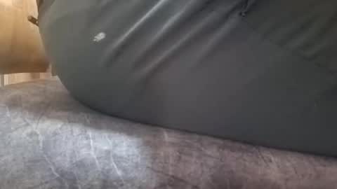 mau422 online show from October 7, 2025, 6:16 pm