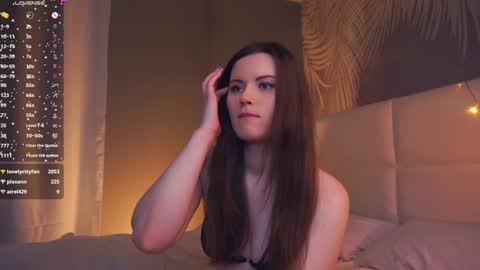 Snapshot of maudhaskell chatting on January 17, 2025, 1:47 am Lily online show from January 17, 2025, 1:47 am