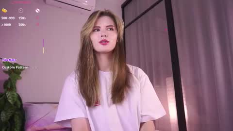 Snapshot of maudhaskell chatting on October 29, 2025, 5:25 pm Lily online show from October 29, 2025, 5:25 pm