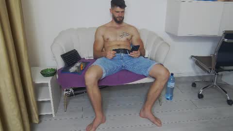 Snapshot of mauro_real_man chatting on July 4, 2026, 5:52 pm mauro_real_man online show from July 4, 2026, 5:52 pm