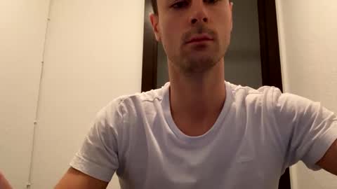 Snapshot of max681334 chatting on December 6, 2024, 5:33 pm max681334 online show from December 6, 2024, 5:33 pm