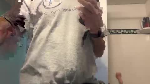 Snapshot of max692711 chatting on February 26, 2026, 5:45 pm max692711 online show from February 26, 2026, 5:45 pm