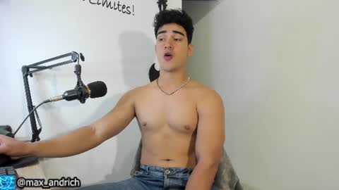 Snapshot of max__andrich chatting on July 2, 2026, 3:17 am Max... online show from July 2, 2026, 3:17 am