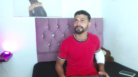 Max  Ashley online show from October 5, 2025, 9:02 pm