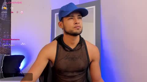 Snapshot of max_conor_ chatting on February 13, 2025, 11:28 am Max Conor online show from February 13, 2025, 11:28 am