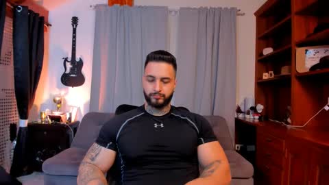 Snapshot of max_dic1 chatting on February 1, 2025, 4:35 am max D. online show from February 1, 2025, 4:35 am