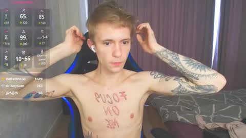 Max Gen with tats 24years  And Ethan without tats 20 years online show from January 28, 2025, 4:50 am