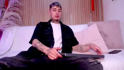 Snapshot of max_hader chatting on February 28, 2026, 1:01 pm Max online show from February 28, 2026, 1:01 pm