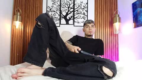 Max online show from March 4, 2026, 6:19 am