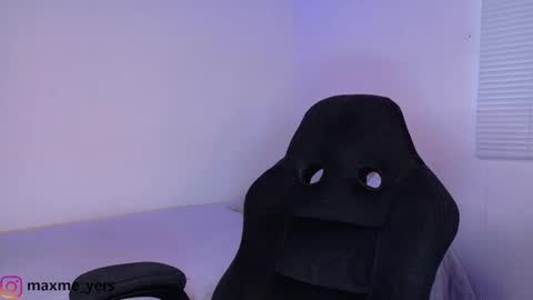 max_meyer online show from October 21, 2025, 10:21 pm