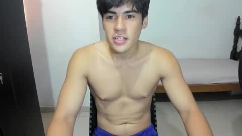 Snapshot of max_miller66 chatting on October 22, 2025, 4:40 pm Max online show from October 22, 2025, 4:40 pm