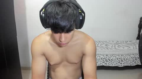 Snapshot of max_miller66 chatting on November 8, 2025, 12:27 pm Max online show from November 8, 2025, 12:27 pm