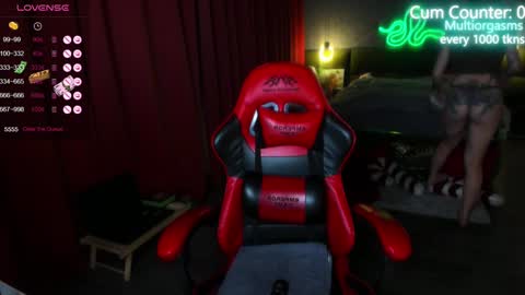 Snapshot of max_phoenix chatting on December 15, 2024, 4:51 am Max online show from December 15, 2024, 4:51 am