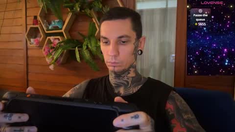 Snapshot of max_reaves chatting on January 11, 2025, 2:41 am online show from January 11, 2025, 2:41 am