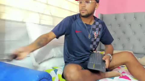 max_sexyhot26 online show from February 3, 2025, 6:39 pm