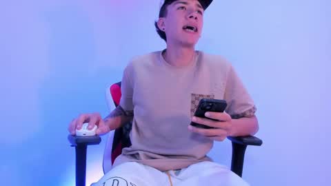 Max online show from November 22, 2025, 12:53 am