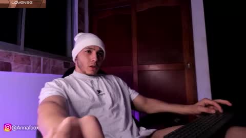 max_valiant1 online show from January 13, 2026, 4:40 am