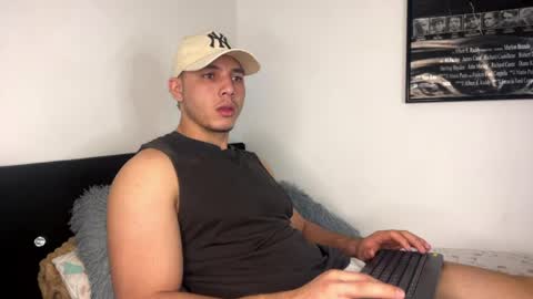 max_valiant1 online show from April 14, 2026, 1:11 am