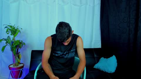 Snapshot of max_wild01 chatting on January 7, 2025, 7:20 am MAX online show from January 7, 2025, 7:20 am