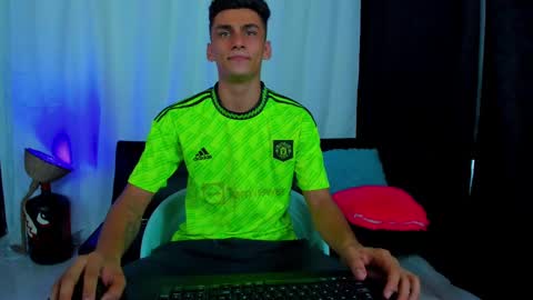 Snapshot of max_wild01 chatting on February 23, 2025, 6:45 pm MAX online show from February 23, 2025, 6:45 pm