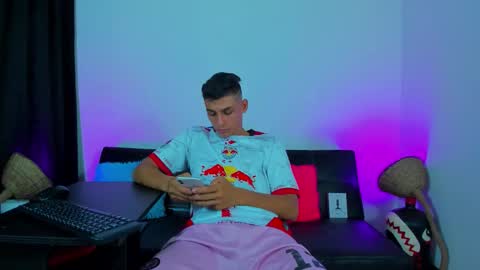 MAX     online show from December 15, 2025, 11:20 pm