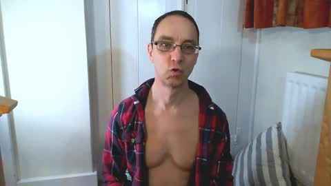 Max Davies online show from March 19, 2026, 9:13 am