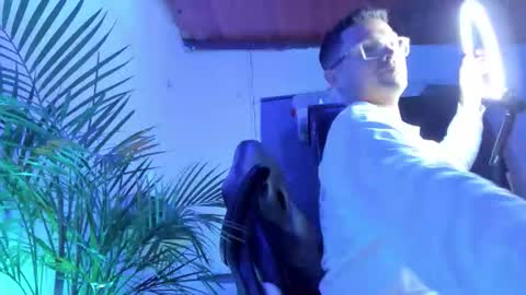 MAXI      online show from March 21, 2026, 8:19 am