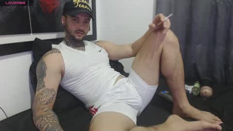 Snapshot of maxi_rogger chatting on February 21, 2025, 3:01 am maxi rogger online show from February 21, 2025, 3:01 am