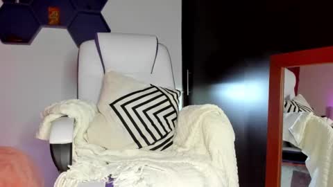 Snapshot of maxianomal chatting on February 9, 2025, 4:57 am Max online show from February 9, 2025, 4:57 am