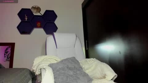 Snapshot of maxianomal chatting on February 18, 2025, 6:37 pm Max online show from February 18, 2025, 6:37 pm