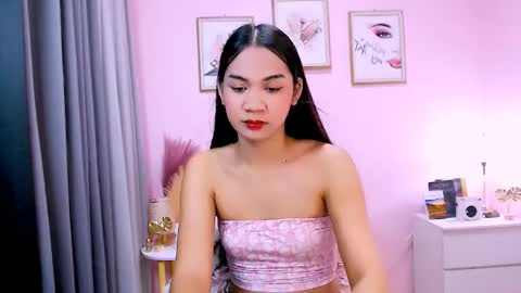 Snapshot of maxie_greyson chatting on February 17, 2025, 3:36 am maxie greyson online show from February 17, 2025, 3:36 am