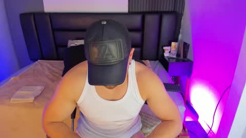 Maximo Wolf online show from March 3, 2025, 2:26 am