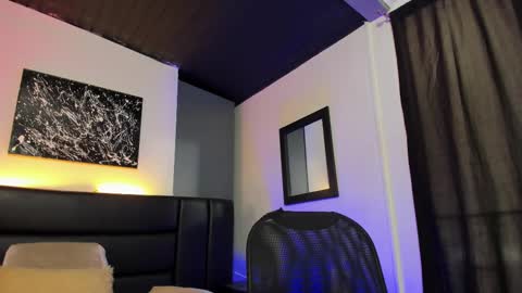 Maximo Wolf online show from September 13, 2025, 8:41 pm