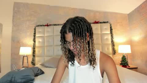 maxim online show from December 17, 2025, 3:01 am